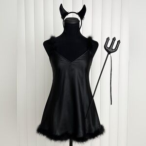 TRICKZ N TREATS Wicked Devil Sexy Devil Costume Slip Dress Maribou Black Small